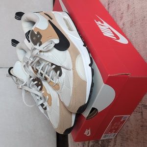 Nike Air Max 90 Futura